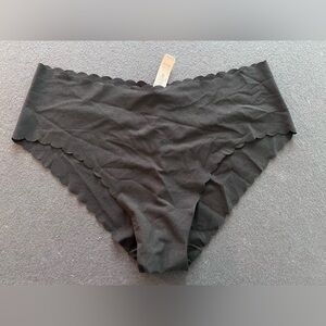 Victoria secrets Seamless Scalloped Edge Black Bikini Briefs size XL NWT #C-3